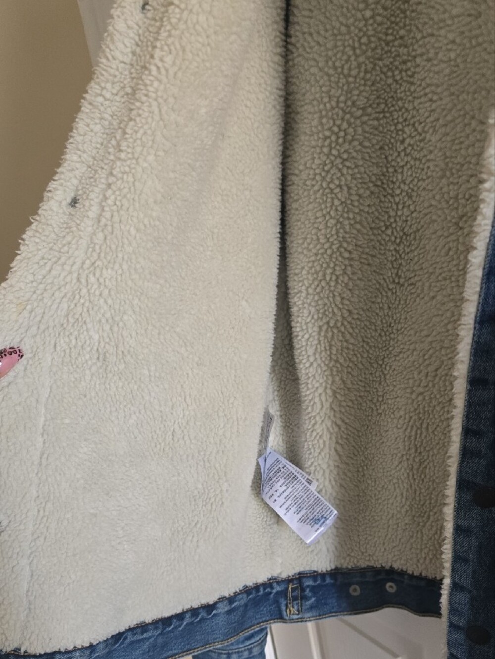 Levi's Blue Denim Sherpa-Lined Jacket with Cream Collar - Picture 10 of 12